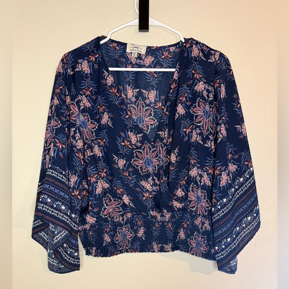 Twine & String - XL- Navy Floral Women's Blouse